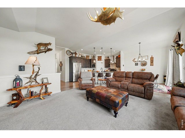 Property Photo 7 Open floor plan
