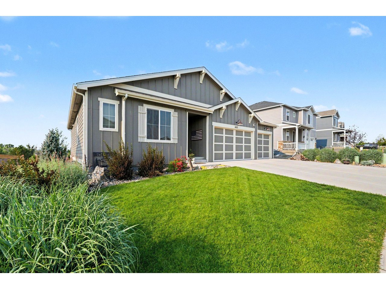 Property Photo 3 Professional landscaping