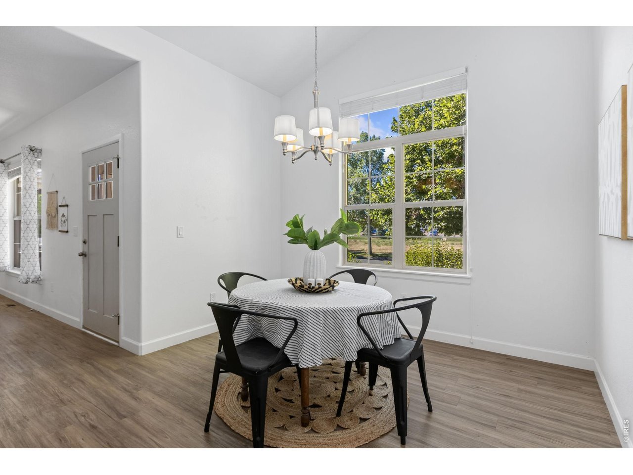 Property Photo 5 Light and Airy Eating Area