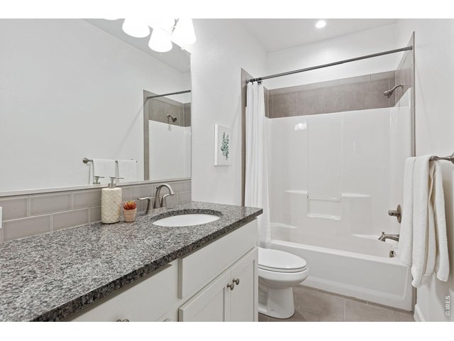 Property Photo 15 Full Main Floor Bath