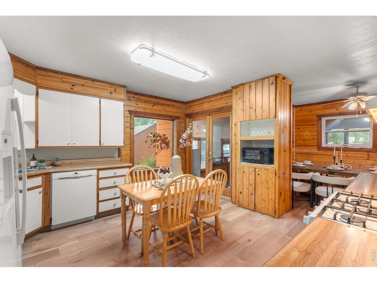 Property Photo 22 Kitchen with Breakfast Nook