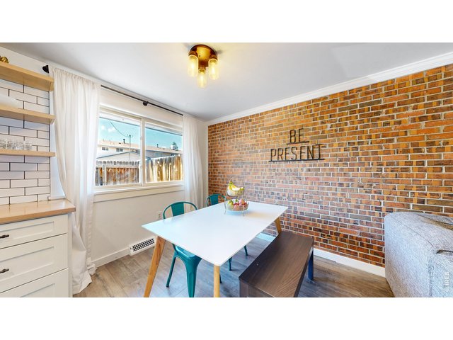 Property Photo 7 Eat-in dining space