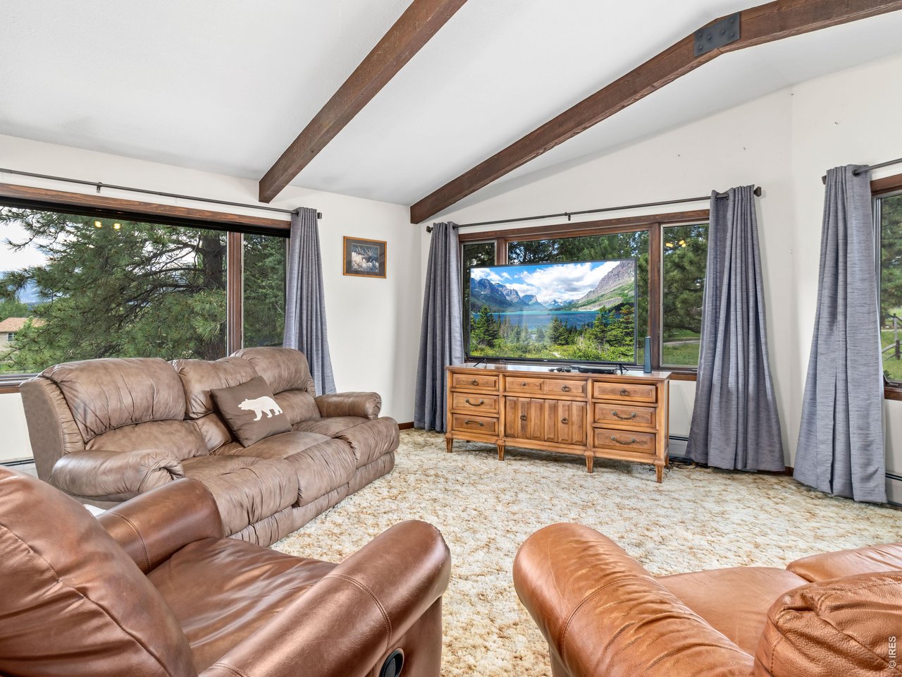 Property Photo 14 Vaulted Greatroom