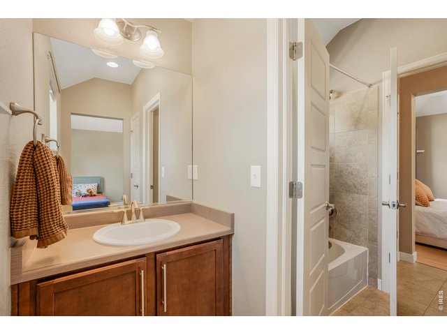 Property Photo 24 bathroom