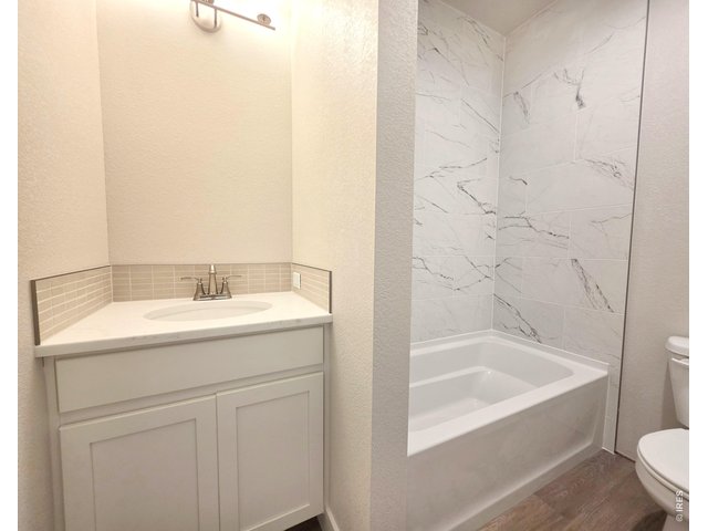 Property Photo 8 secondary bath