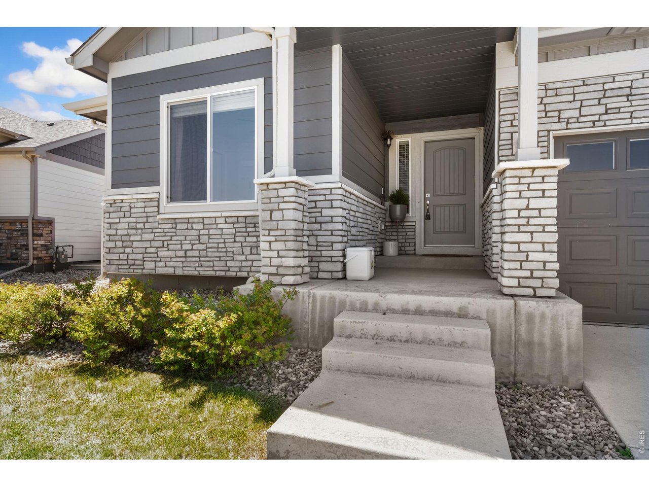 Property Photo 3 Nice covered front porch