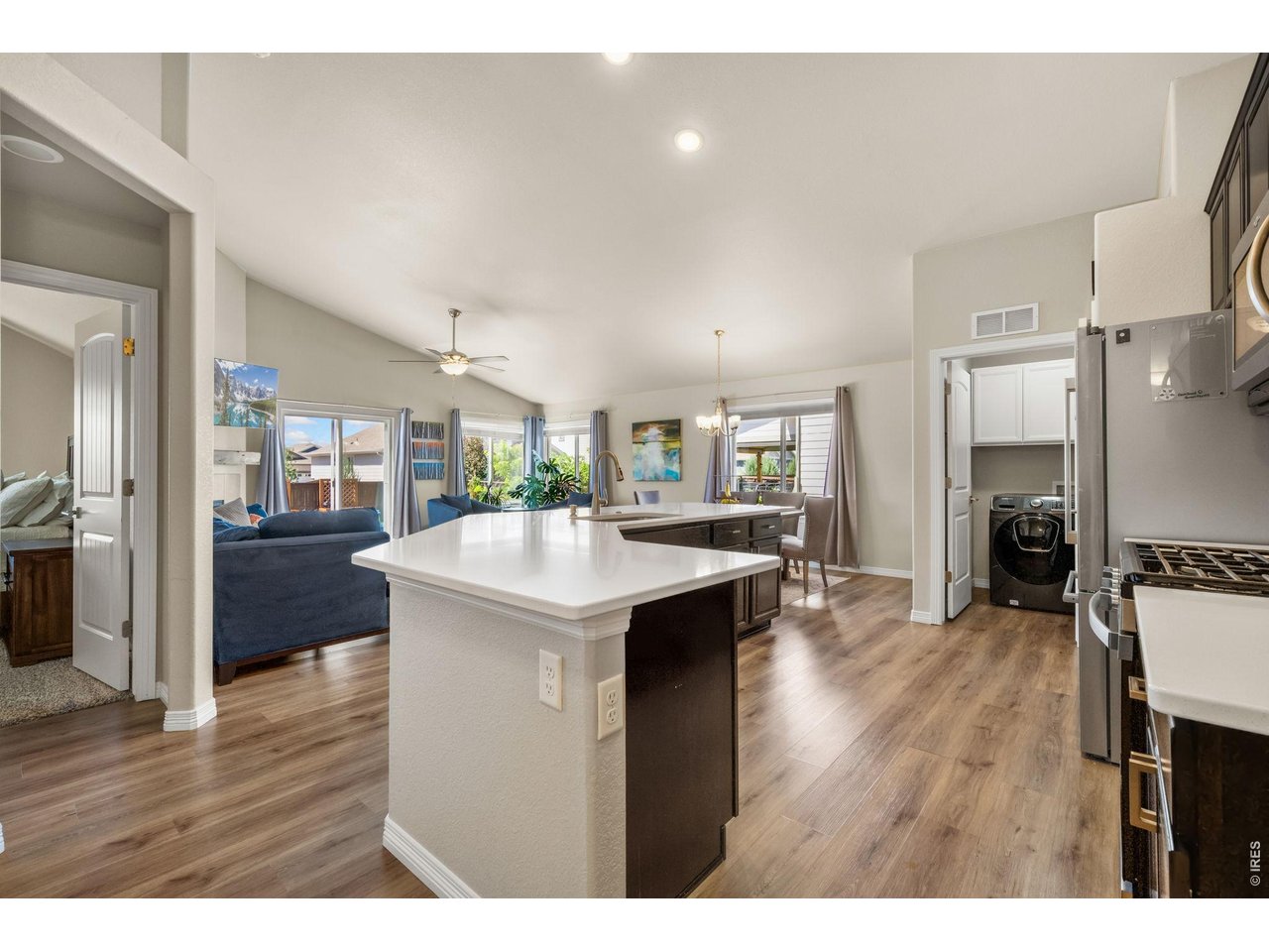 Property Photo 7 Open floor plan