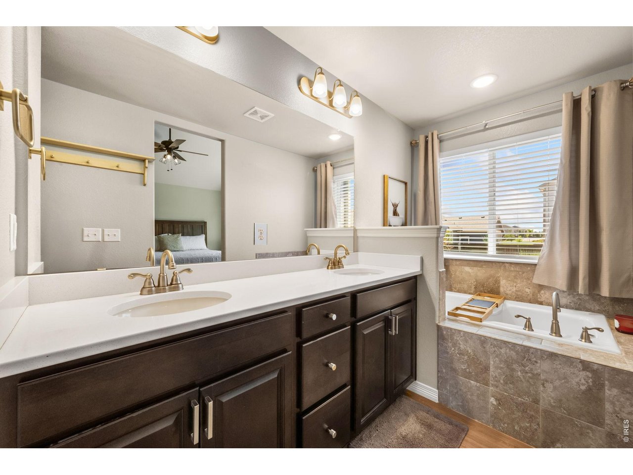 Property Photo 17 Primary bathroom with sunken tub