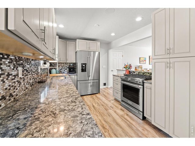 Property Photo 11 So much counterspace, you can set up a buffet!