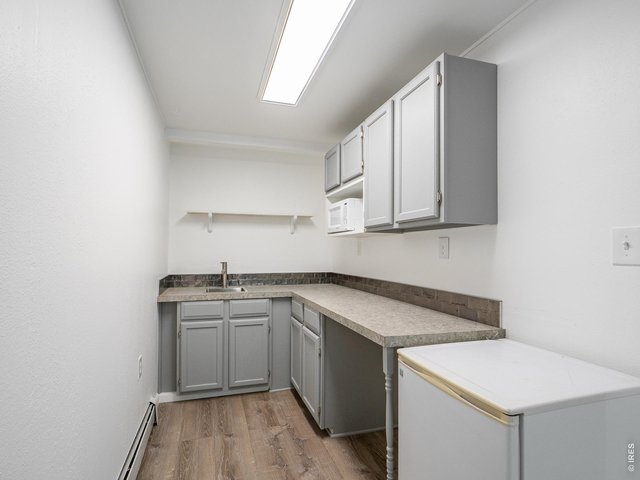 Property Photo 38 Basement kitchenette
