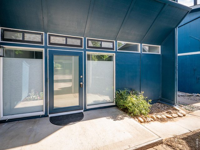 Property Photo 47 Front entry