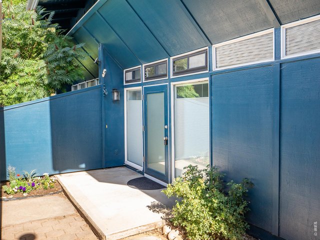 Property Photo 49 Front entry