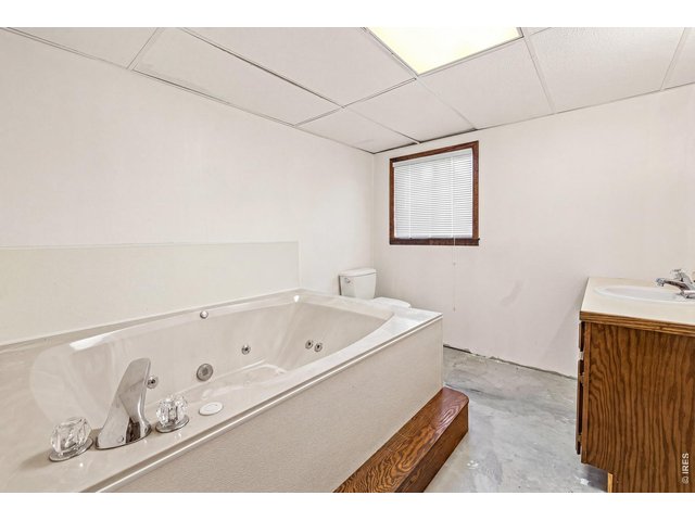 Property Photo 32 Basement bathroom