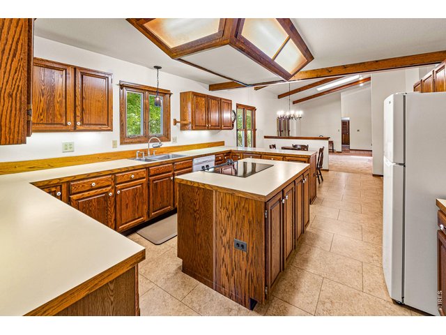Property Photo 13 Huge kitchen with a great island