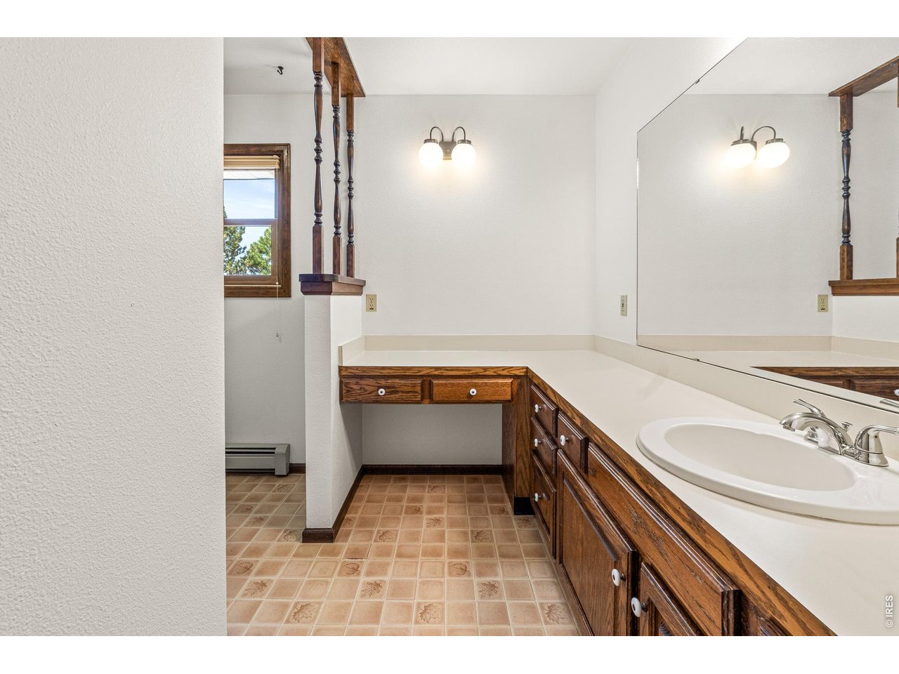 Property Photo 27 Large hall bathroom