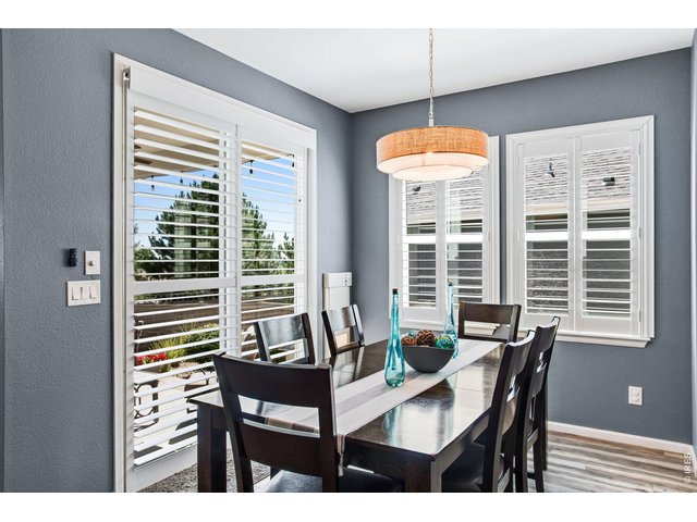 Property Photo 18 Sunny Dining retreat - with easy access for BBQing - grill included!