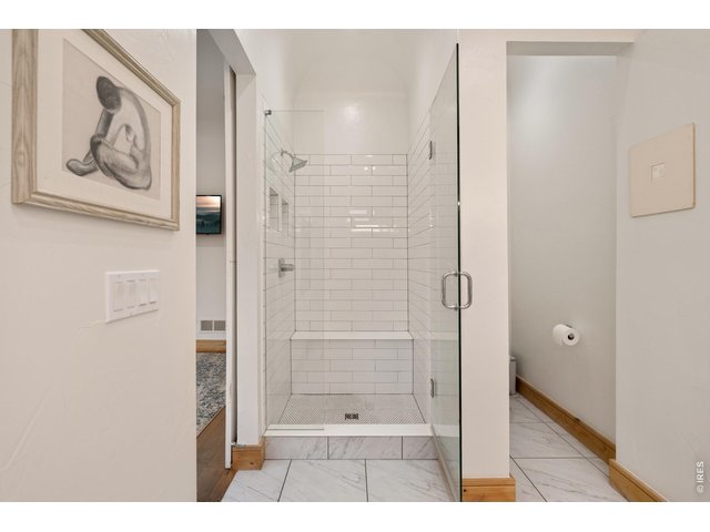 Property Photo 21 Primary Bath