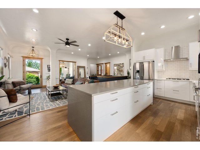 Property Photo 12 Open Concept Great for Entertaining!