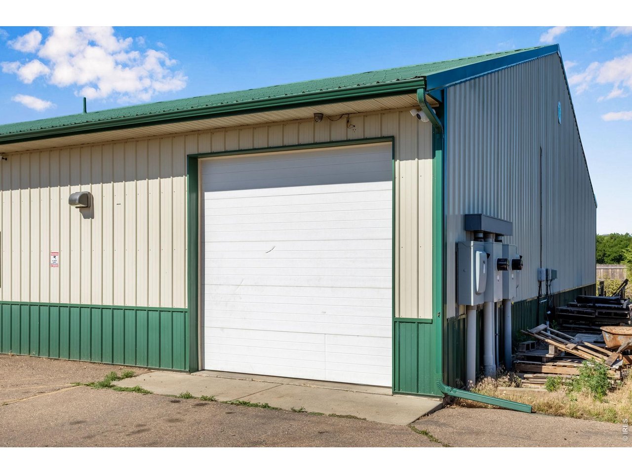 Property Photo 19 Unit B has a 10'x10' door.
