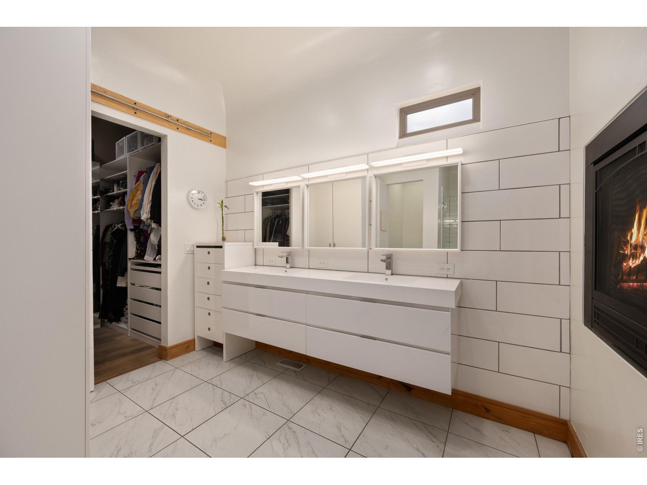 Property Photo 20 Full Primary Bath
