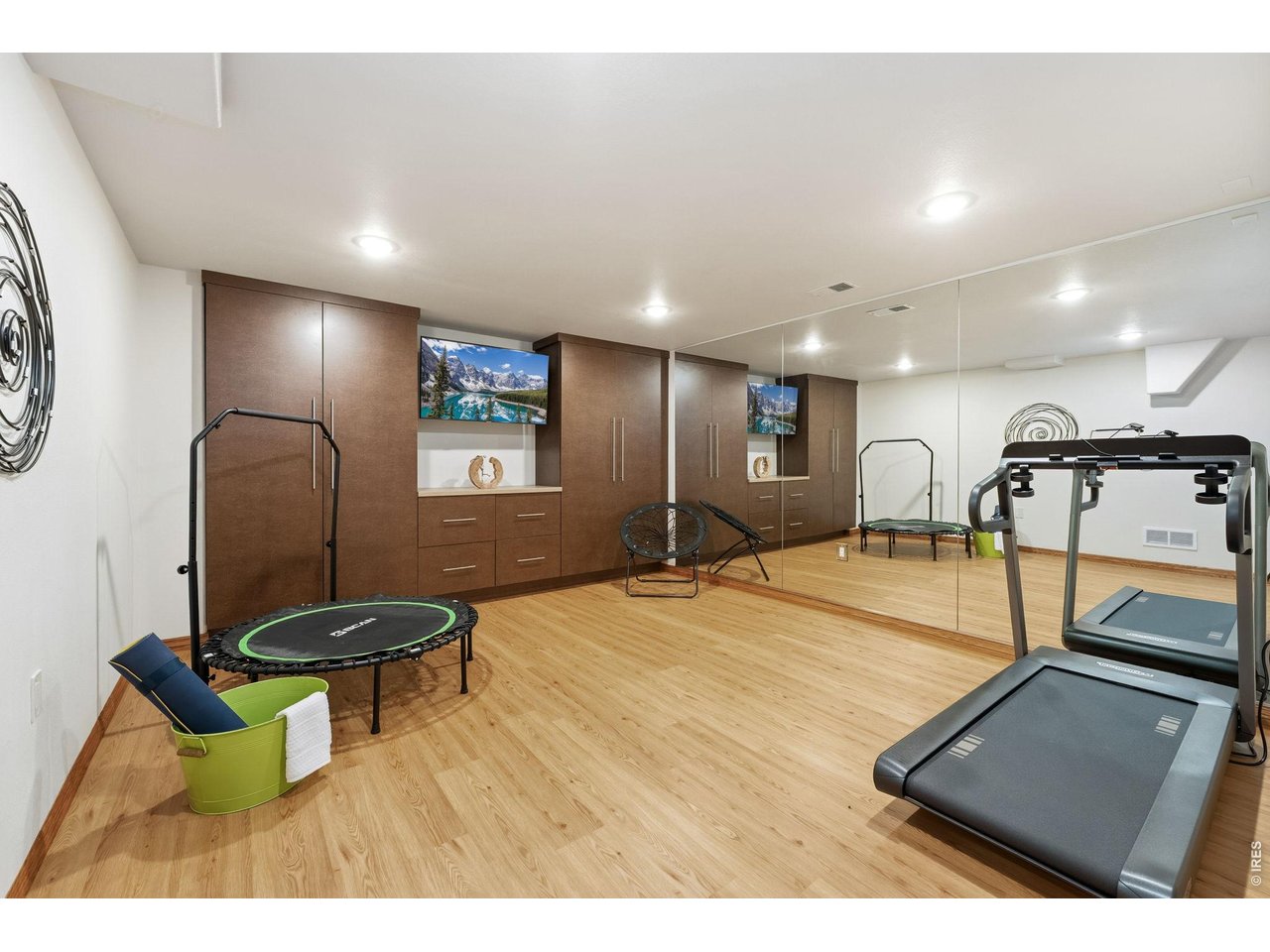 Property Photo 41 Whether it's yoga, strength training, or cardio, this dedicated fitness space is ready for it all.