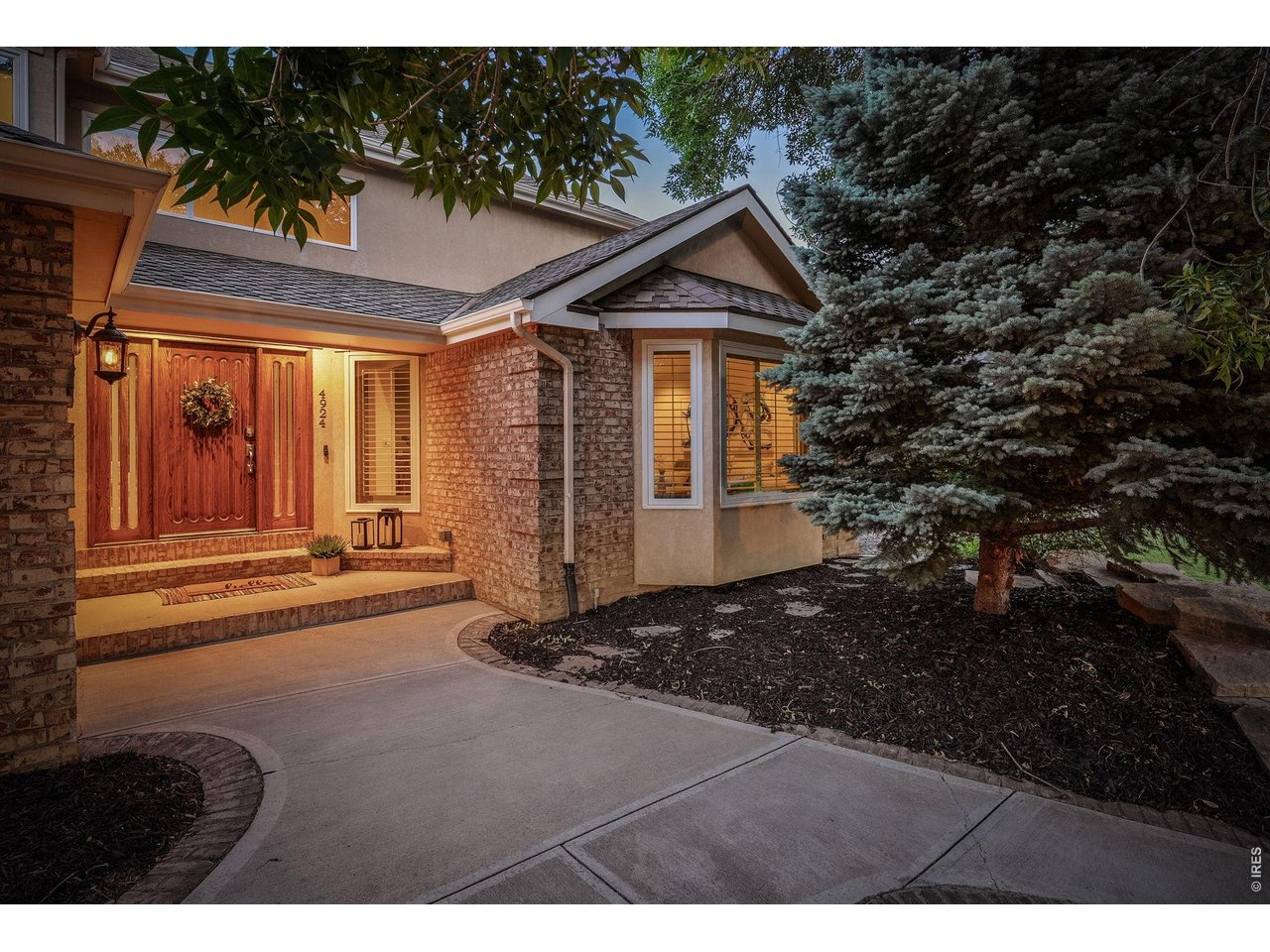 Property Photo 1 You are home! Welcome to 4924 Hinsdale Drive.
