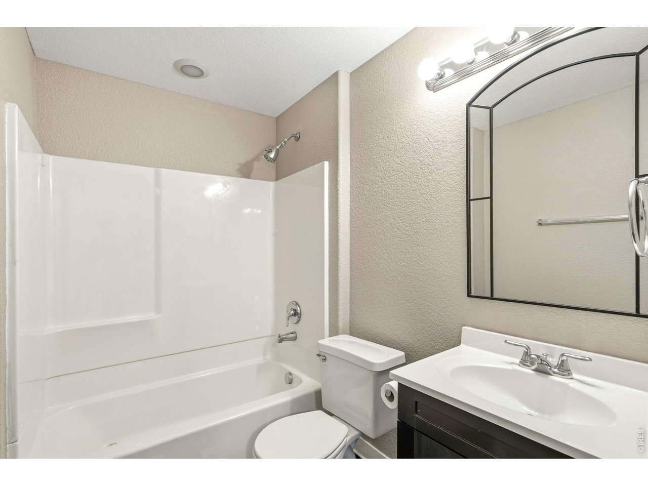 Property Photo 38 Basement full bathroom.