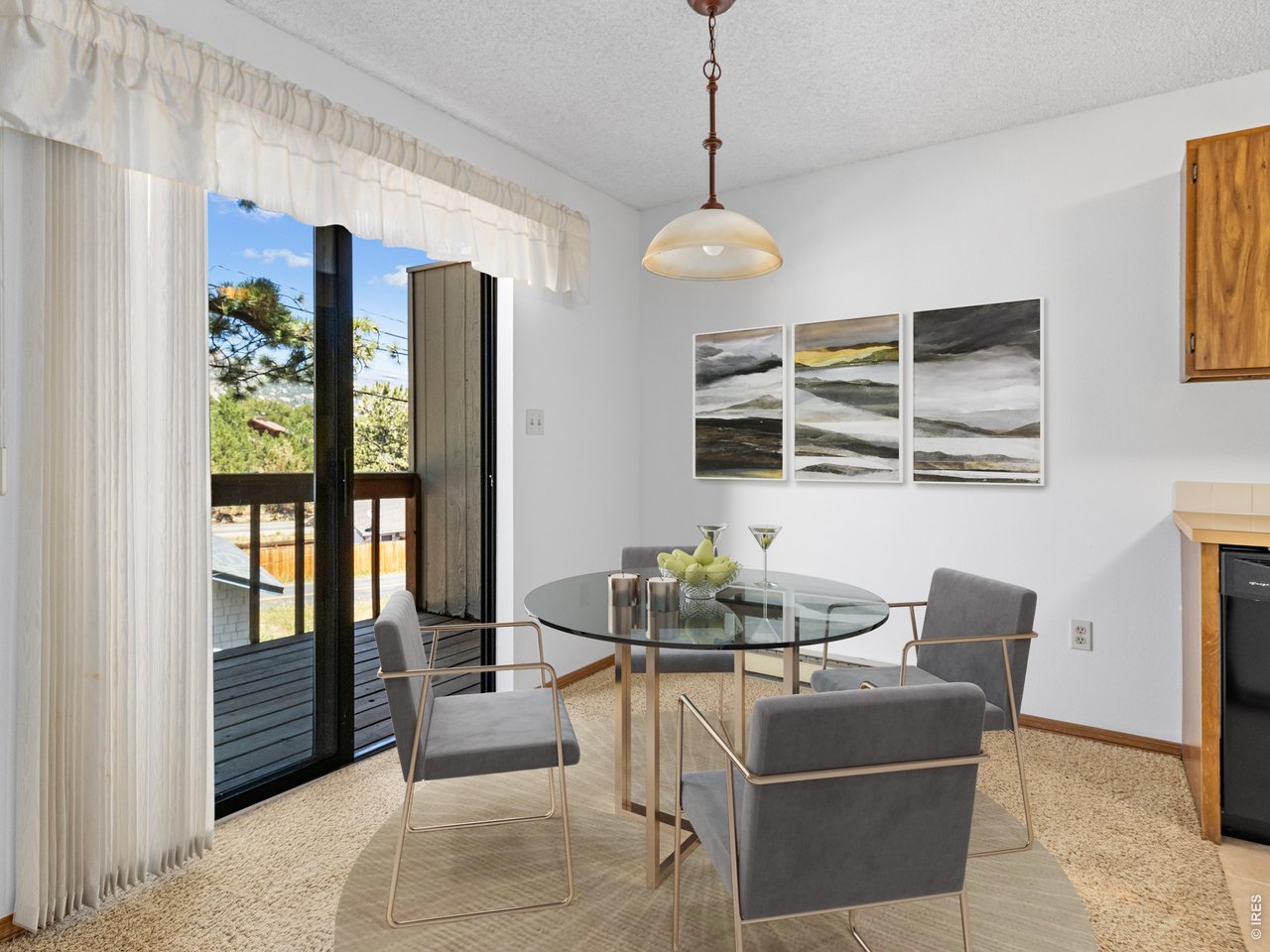 Property Photo 6 Dining room