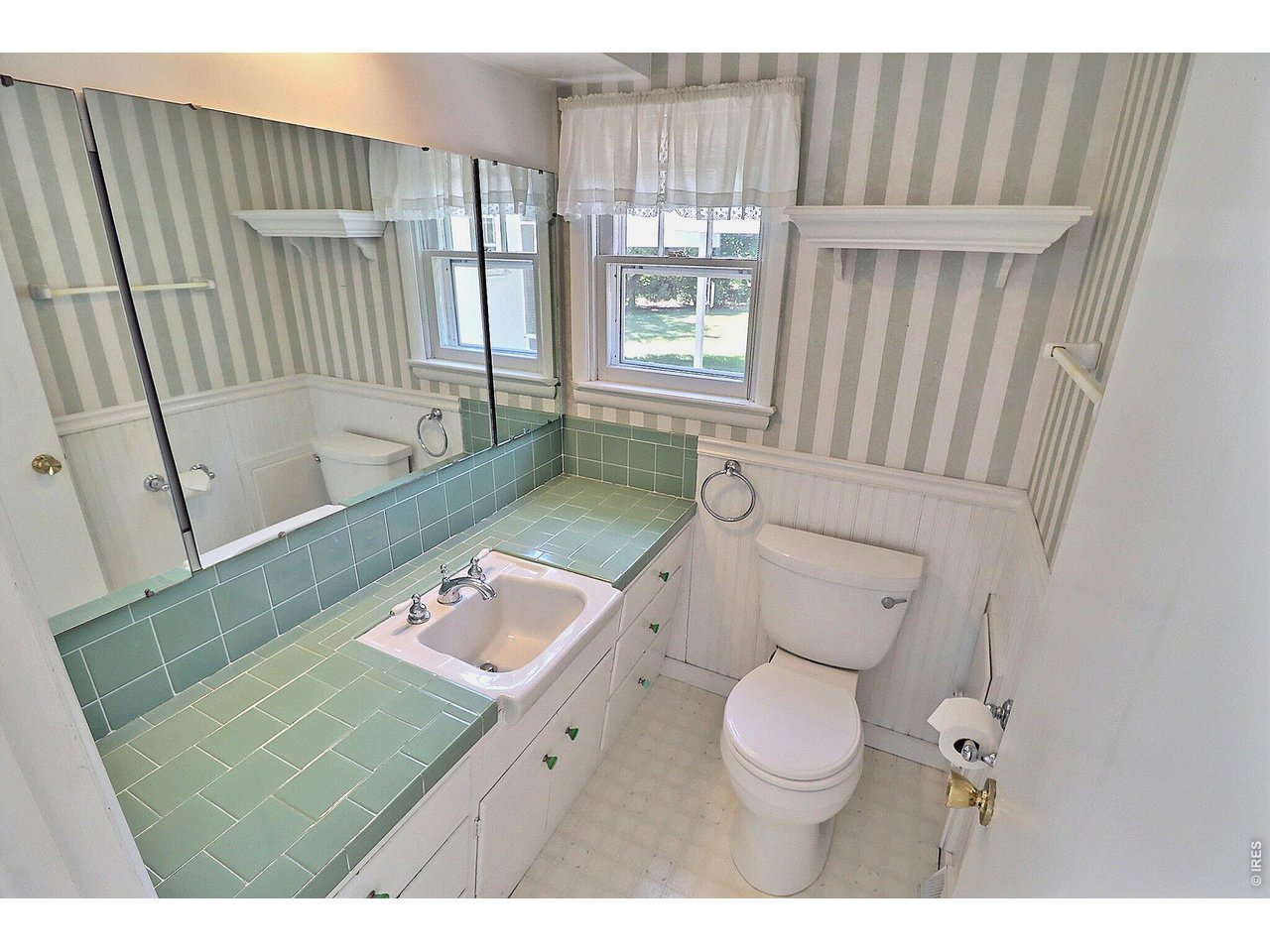 Property Photo 21 Primary Bedroom Bathroom