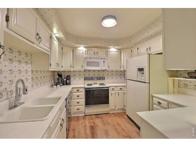 Property Photo 35 Great Kitchen