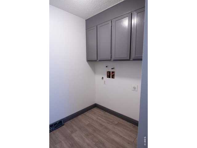 Property Photo 18 Laundry room