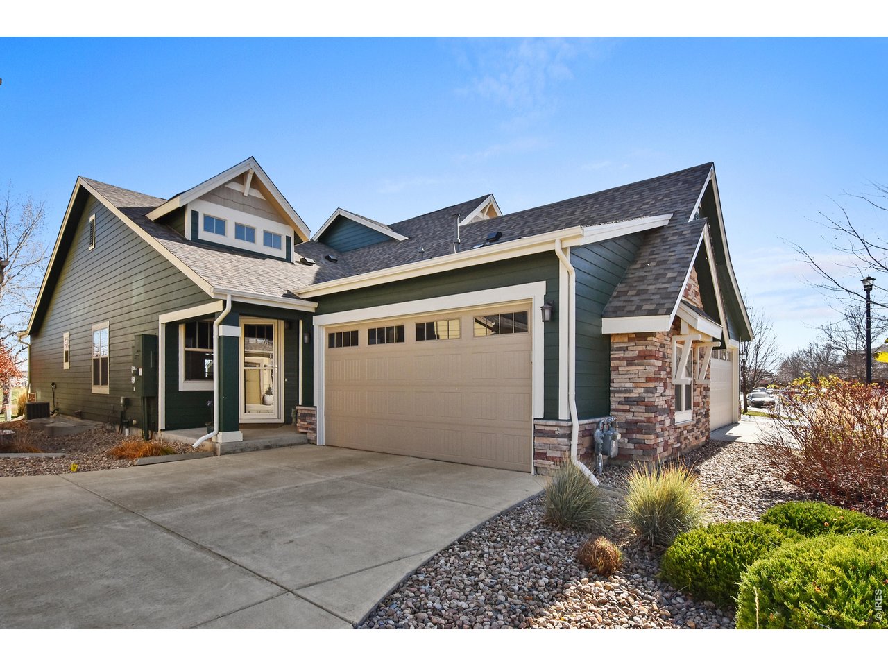 Property Photo 1 Maintenance free home on the golf course!