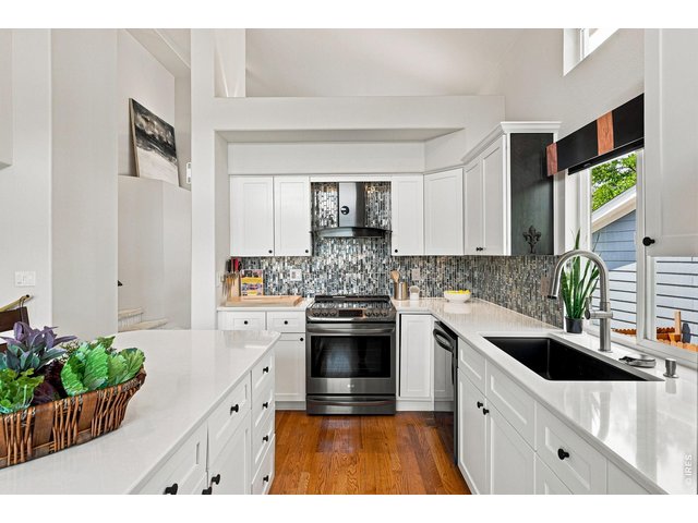 Property Photo 7 Kitchen
