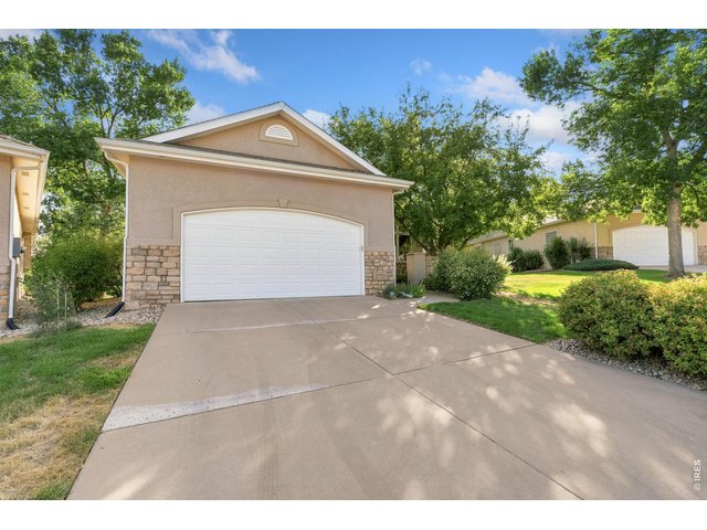 Property Photo 2 Oversized 2-Car Garage