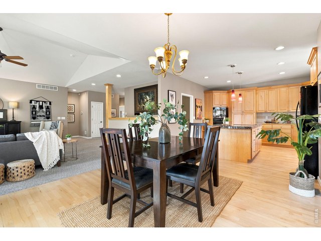 Property Photo 9 Open floor plan great for entertaining.