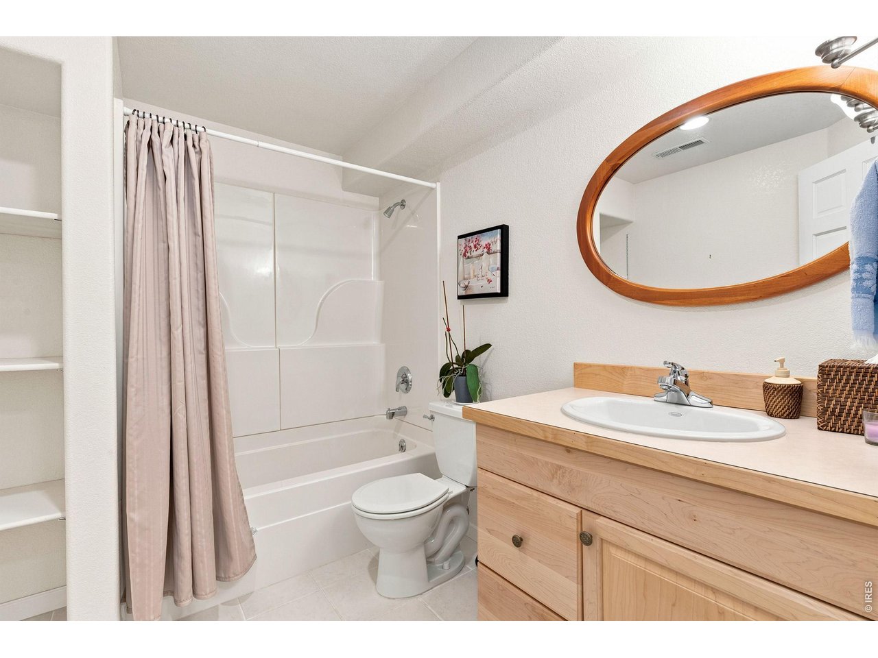 Property Photo 32 Full basement bathroom.