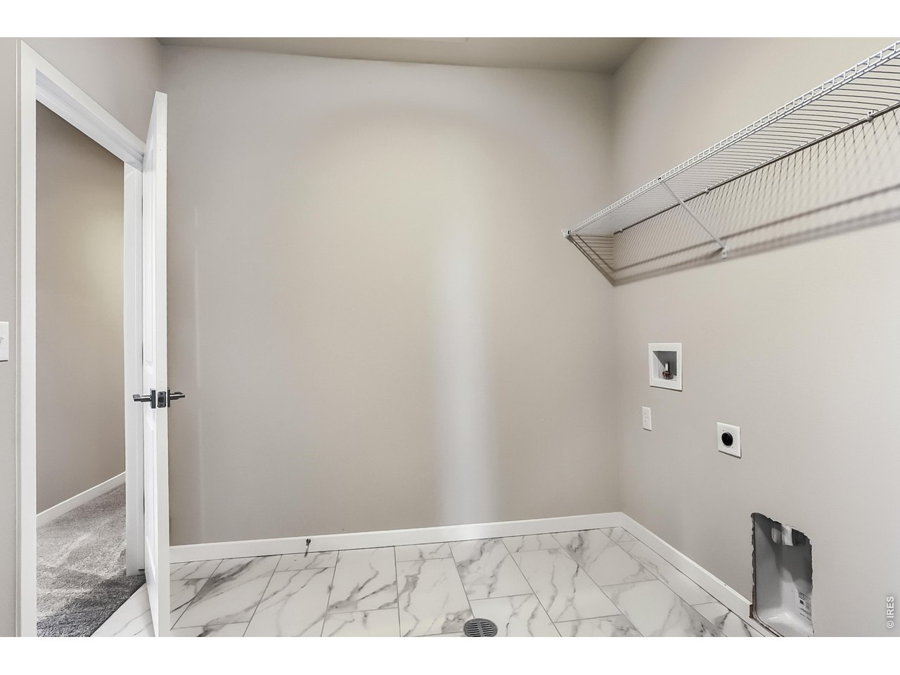 Property Photo 25 Laundry room