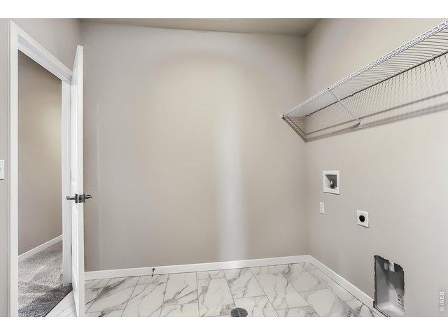 Property Photo 25 Laundry room