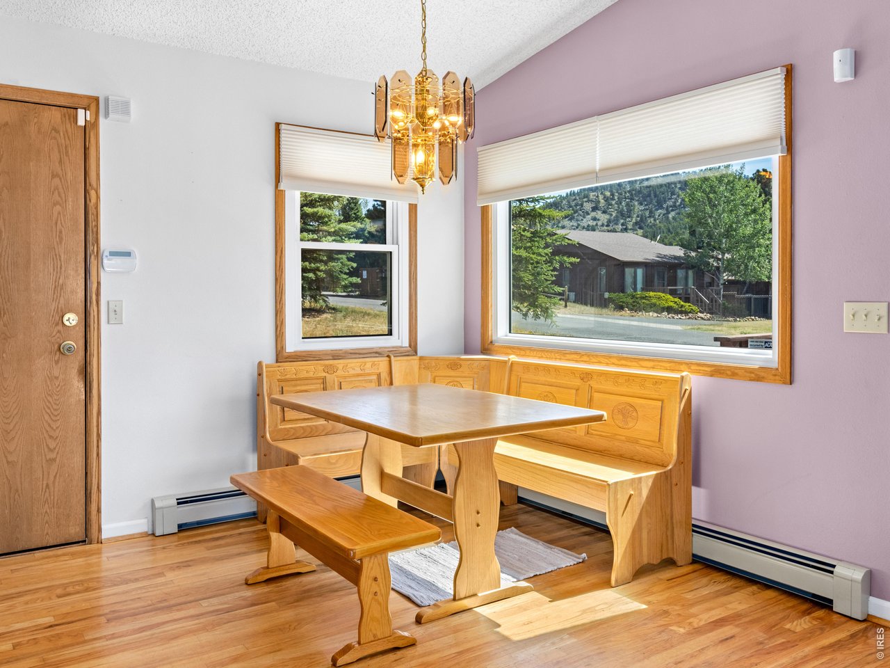 Property Photo 11 Custom banquette is included