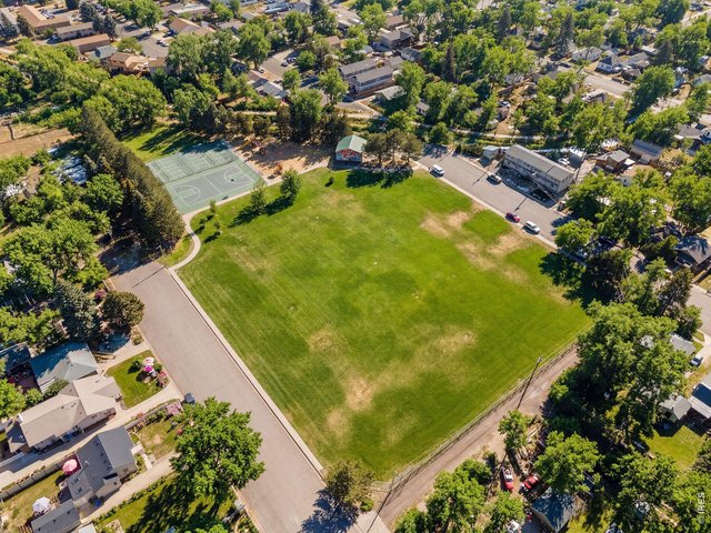 Property Photo 49 Sunnyside park offers pickelball, green space and more!
