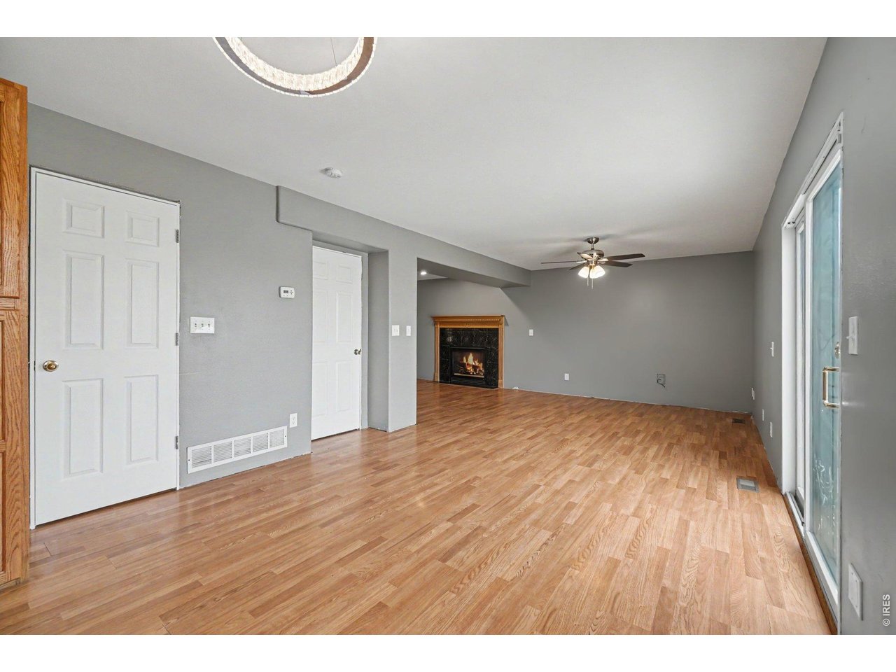 Property Photo 6 Living Room/ Dining Area