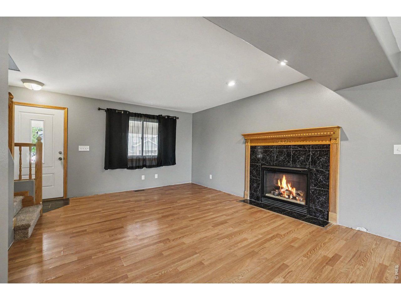 Property Photo 4 Living Room