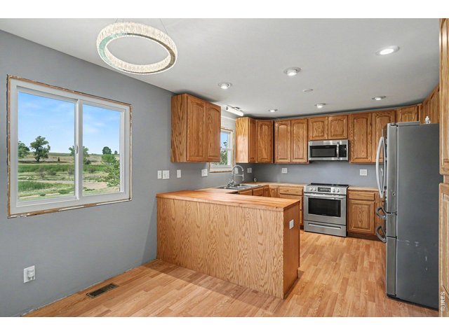 Property Photo 9 Kitchen