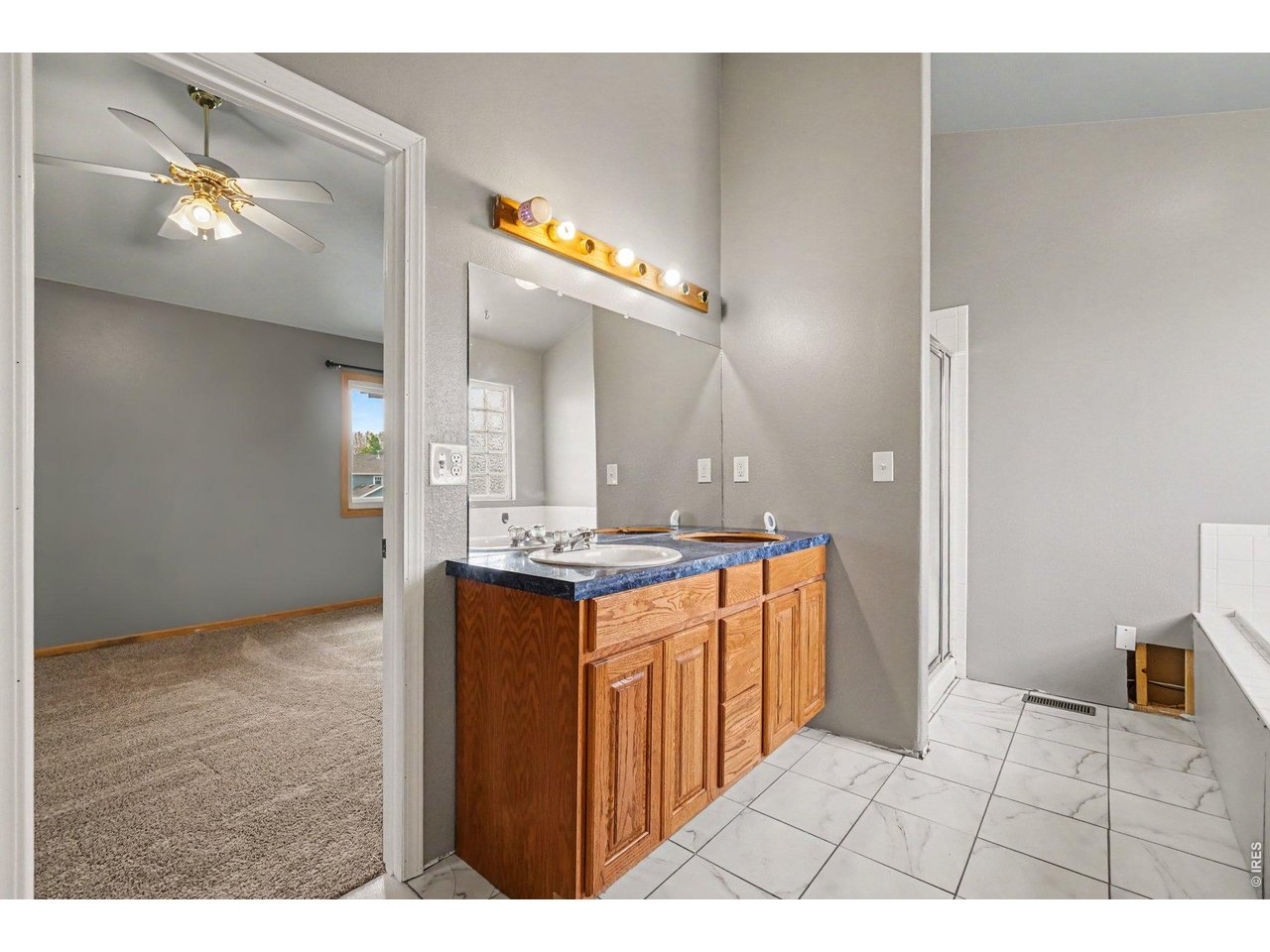 Property Photo 14 Primary Bathroom