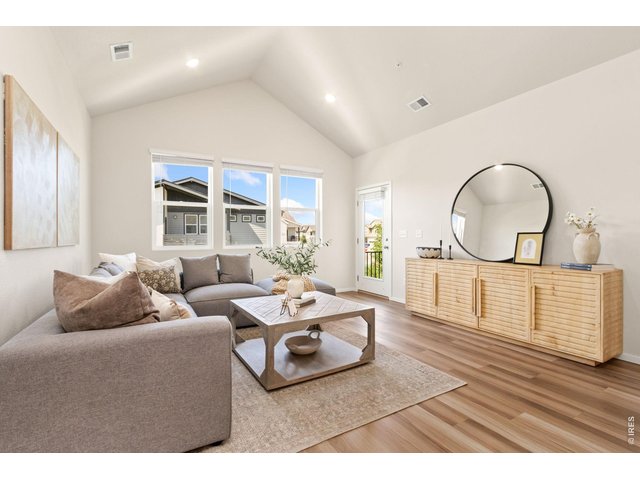 Property Photo 3 Living room