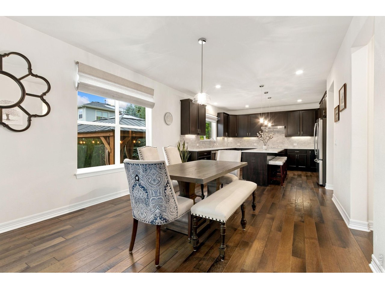 Property Photo 14 Spacious eat in kitchen.