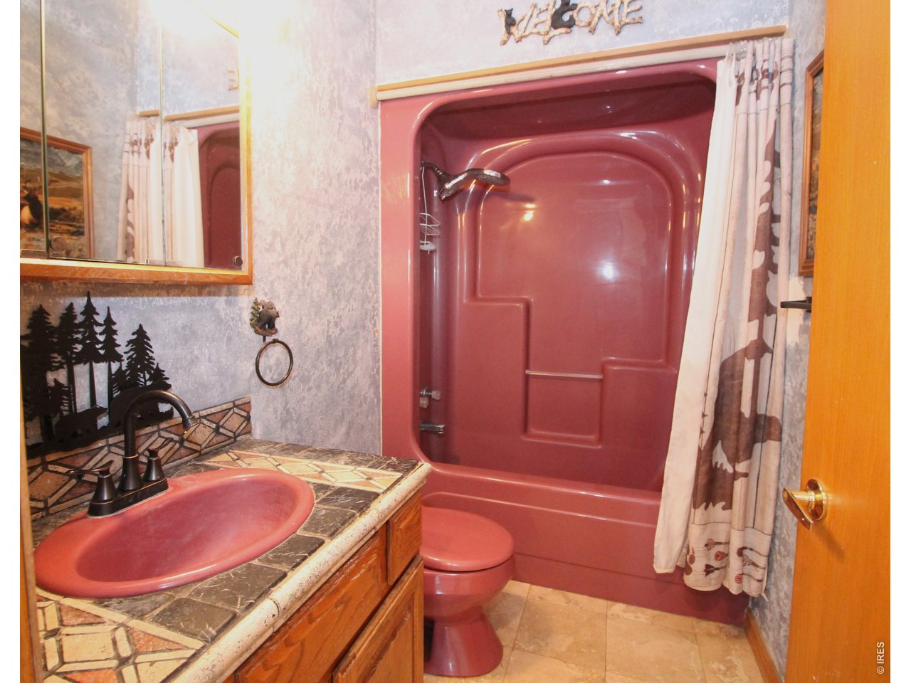 Property Photo 24 Hall bath