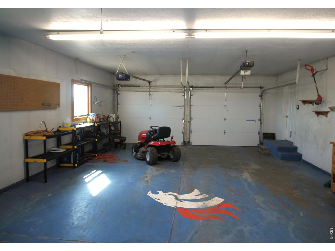 Property Photo 36 Garage