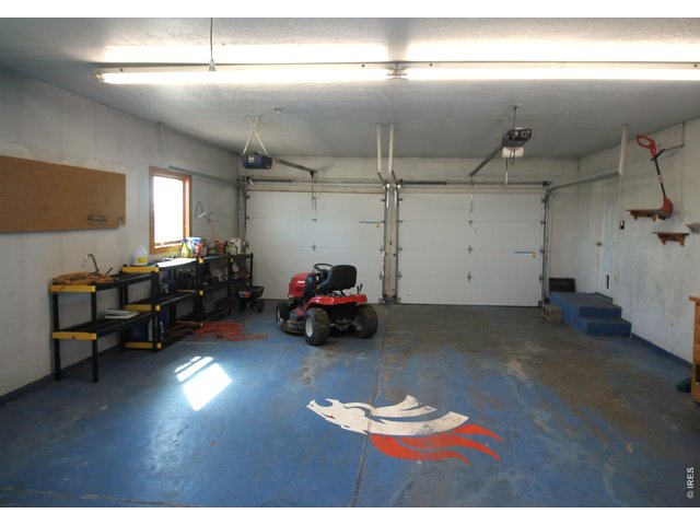 Property Photo 36 Garage