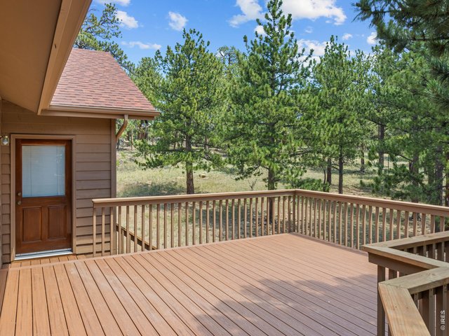 Property Photo 7 Private back deck, perfect for your hot tub